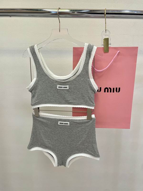 MiuMiu S-XL 19