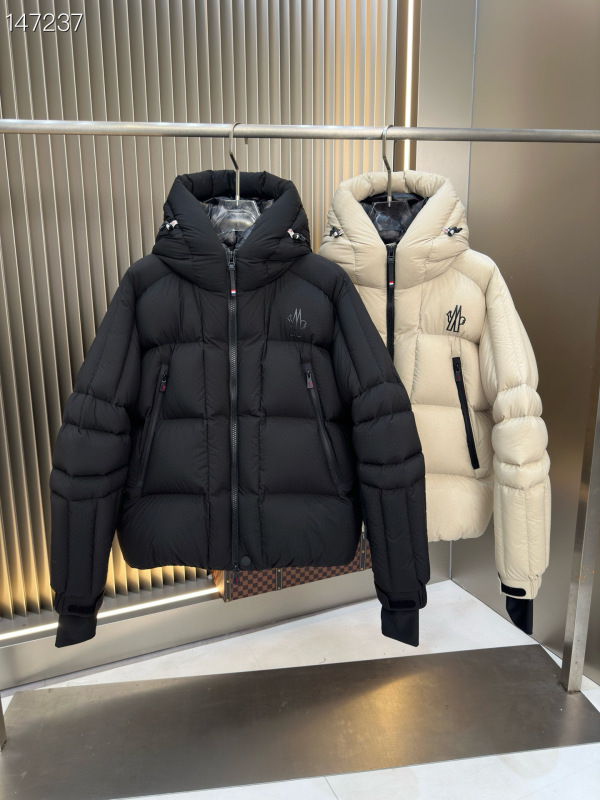 Moncler sz1-5 26yr84