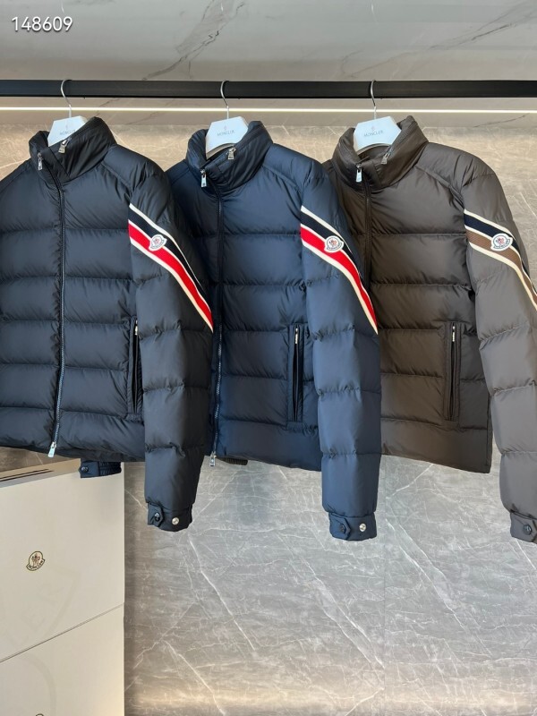 Moncler sz1-5 26yr115